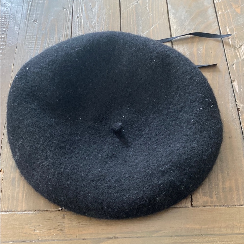 Classic Black Beret